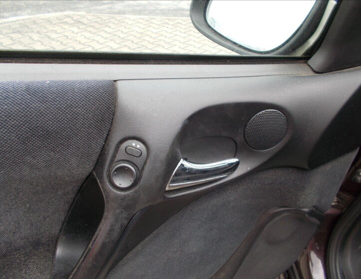 Opel Vectra Sedan 1,6 l 74 kw