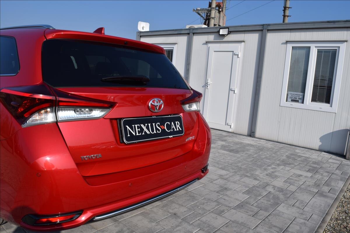 Toyota Auris Kombi 1,2 l 85 kw