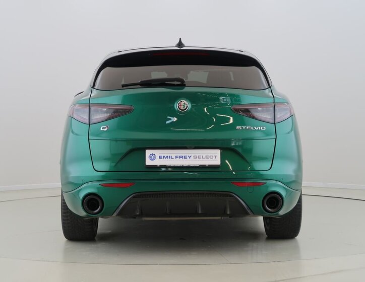 Alfa Romeo Stelvio SUV / Terénní 2,0 l 206 kw