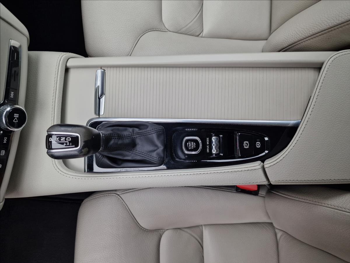 Volvo V90 Kombi 2,0 l 140 kw