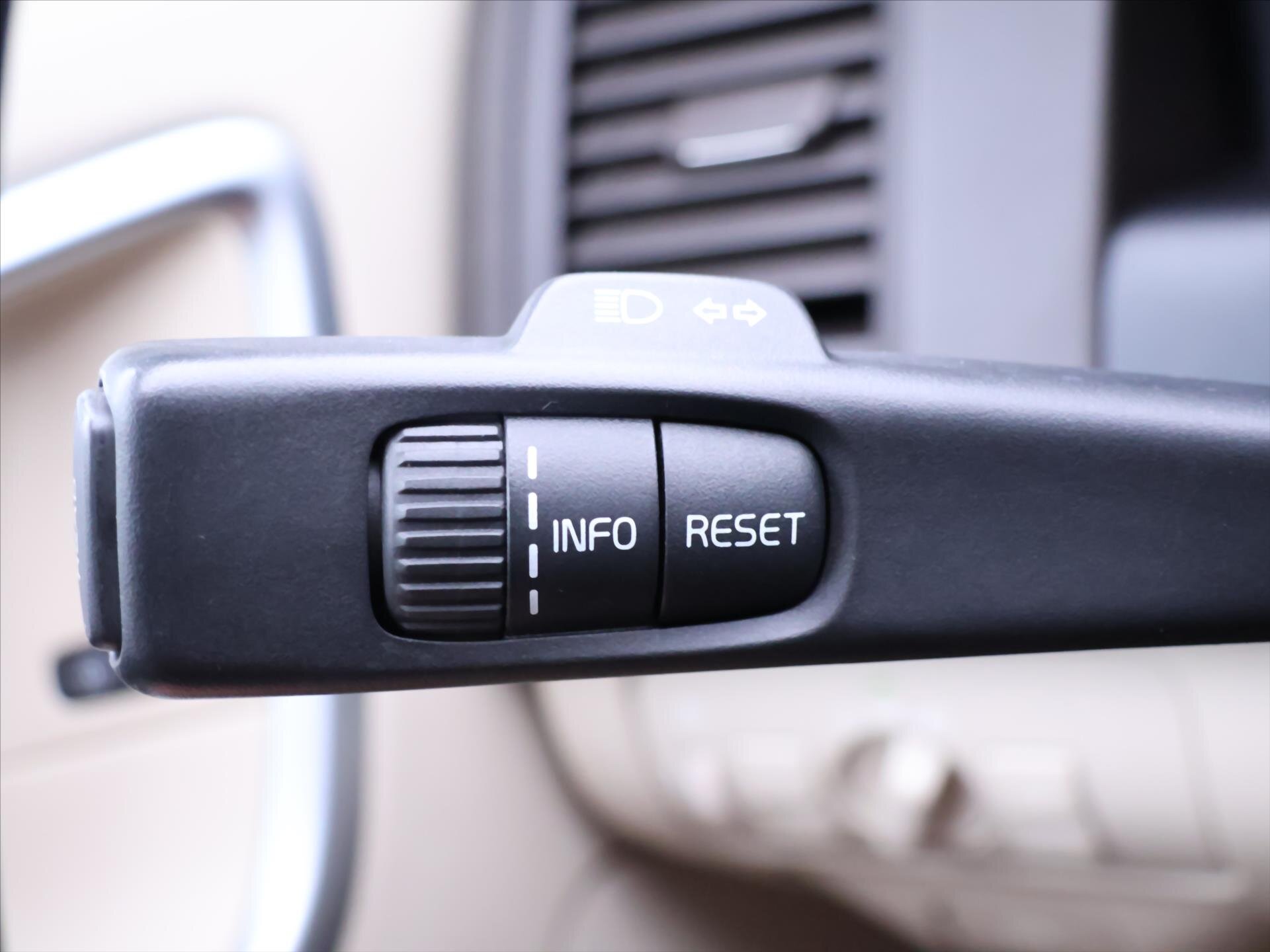 Volvo XC60 SUV 2,4 l 120 kw