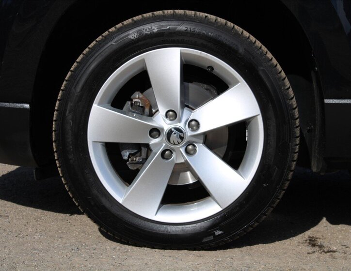 Škoda Karoq SUV 1,5 l 110 kw