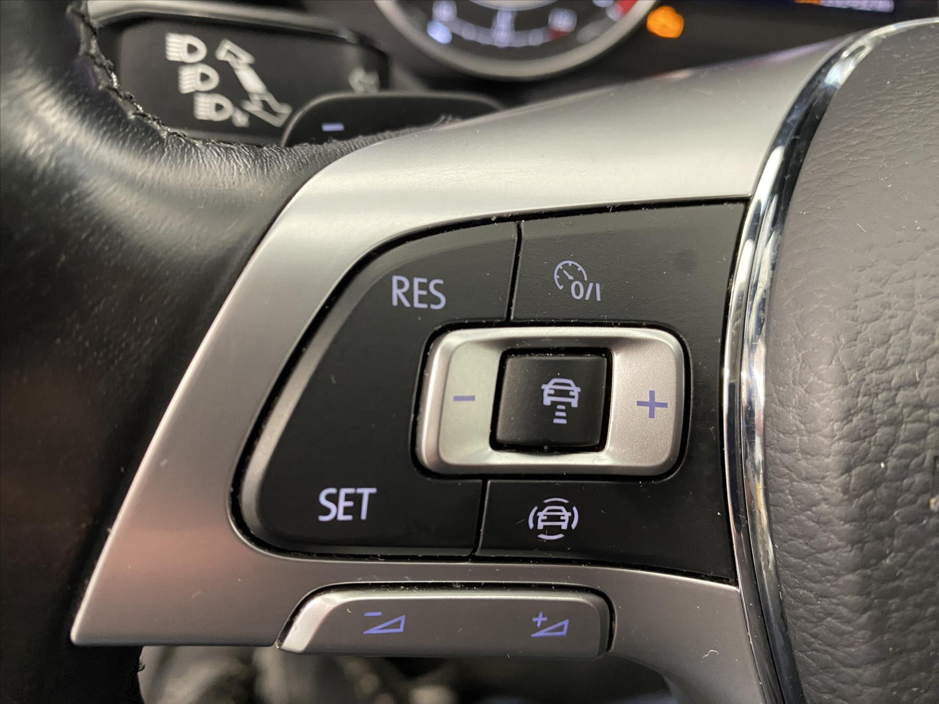 Volkswagen Touareg SUV / Terénní 3,0 l 170 kw