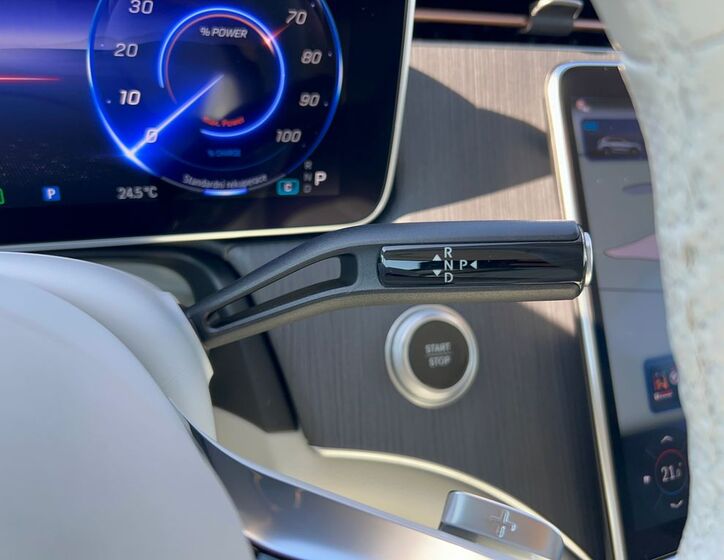 Mercedes-Benz EQE 20