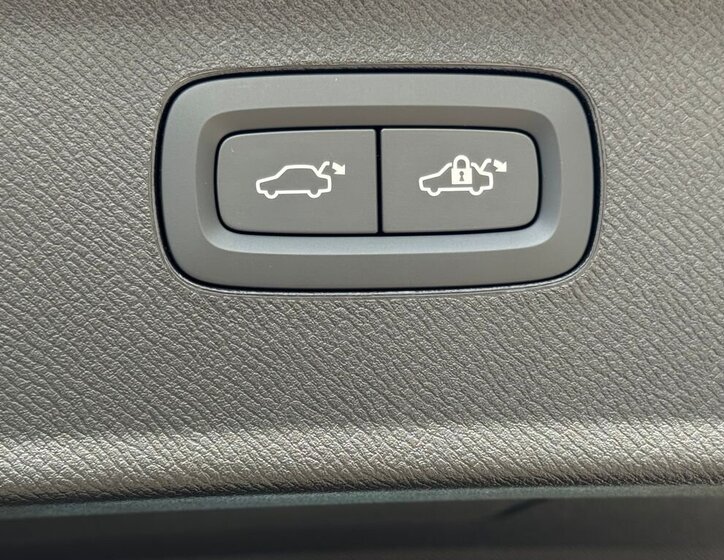 Volvo XC90 SUV / Terénní 2,0 l 335 kw