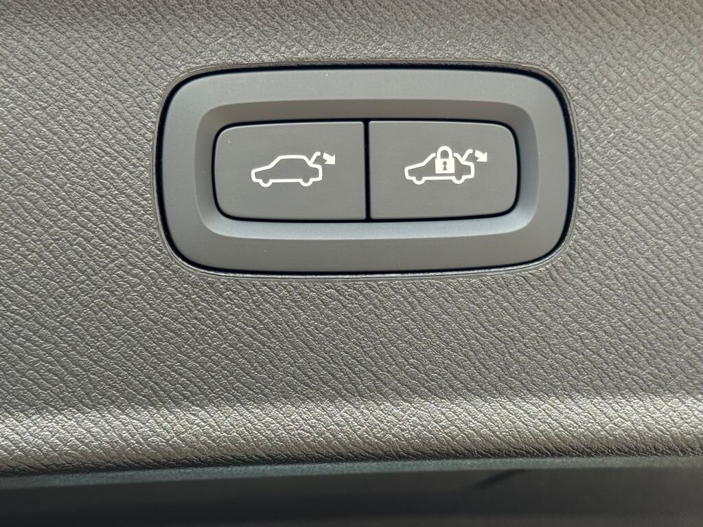 Volvo XC90 SUV / Terénní 2,0 l 335 kw