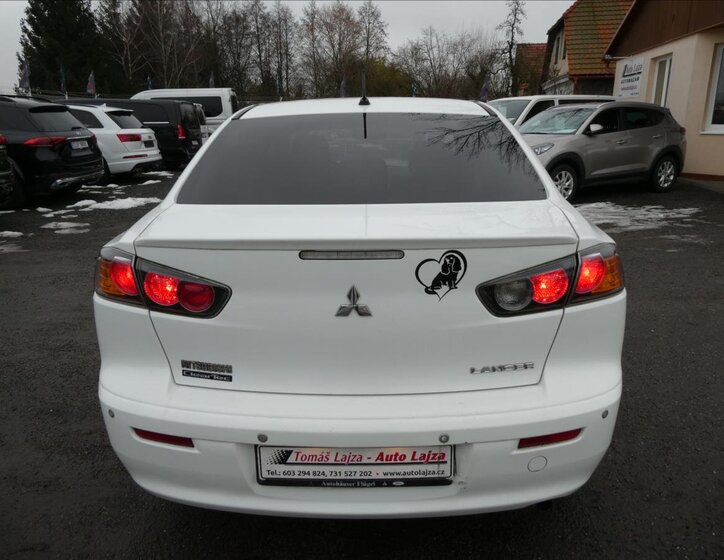 Mitsubishi Lancer 8