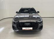 Audi Q8 4