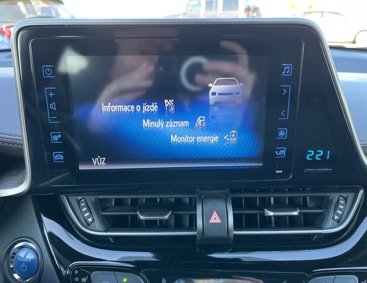 Toyota C-HR SUV / Terénní 1,8 l 72 kw