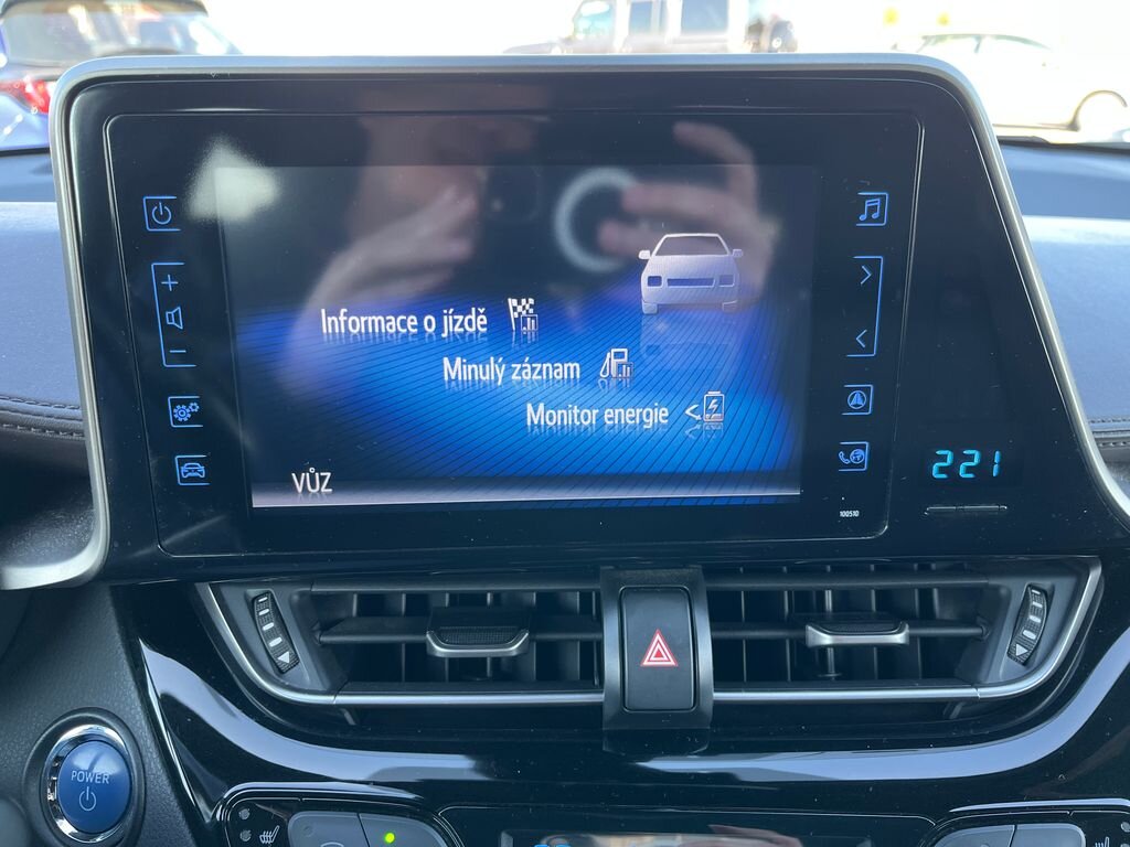 Toyota C-HR SUV / Terénní 1,8 l 72 kw