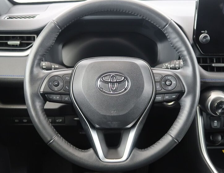 Toyota RAV4 SUV / Terénní 2,5 l 131 kw