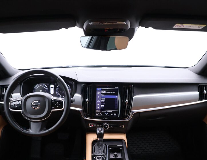 Volvo S90 Sedan / Limuzína 2,0 l 187 kw