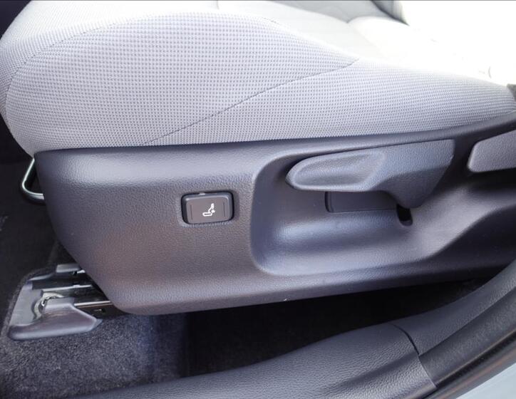 Toyota Corolla Cross 30