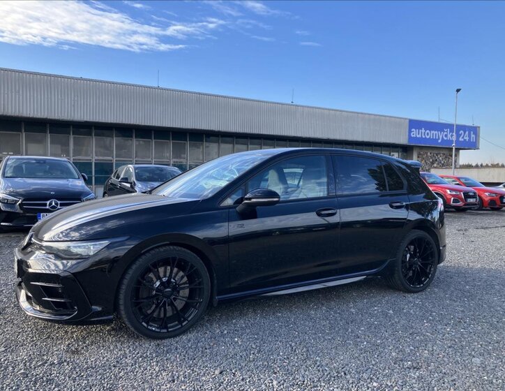 Volkswagen Golf Hatchback 2,0 l 245 kw