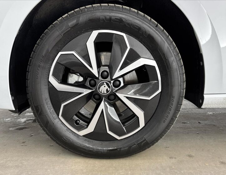 Škoda Scala Hatchback 1,5 l 110 kw