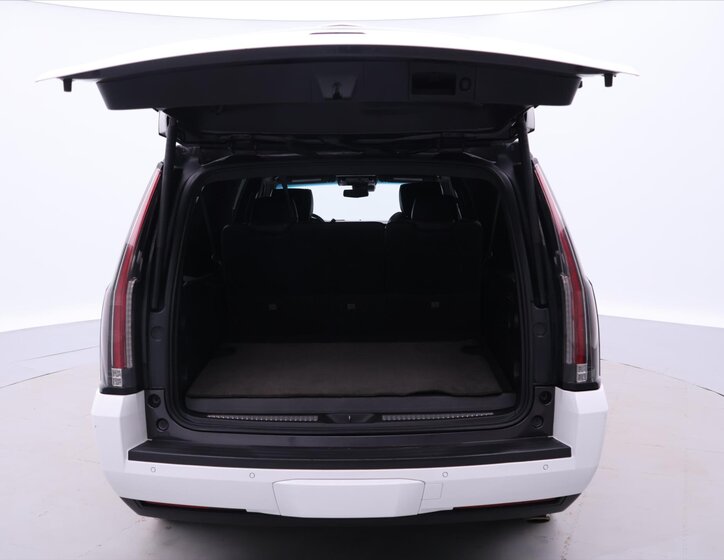 Cadillac Escalade SUV 6,2 l 313 kw