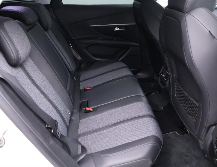 Peugeot 3008 SUV 2,0 l 110 kw