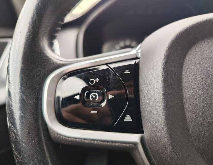 Volvo XC90 SUV / Terénní 2,0 l 235 kw