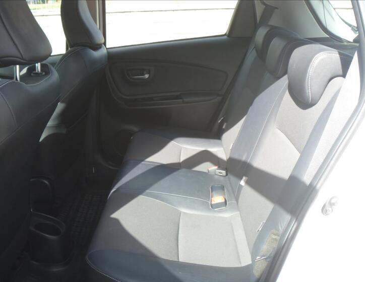 Toyota Yaris 12