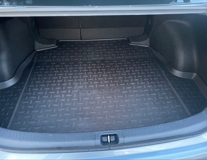 Toyota Corolla Sedan / Limuzína 1,5 l 92 kw