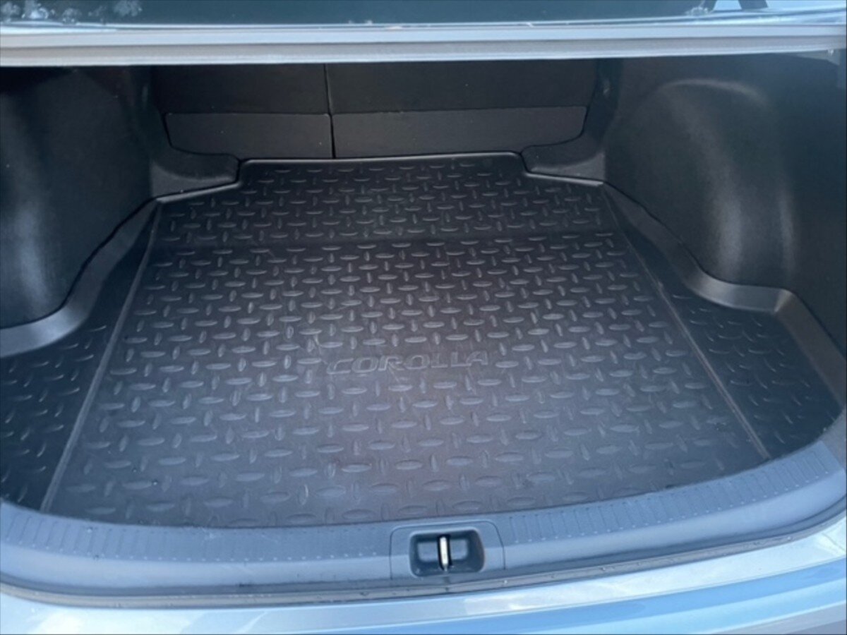 Toyota Corolla Sedan / Limuzína 1,5 l 92 kw