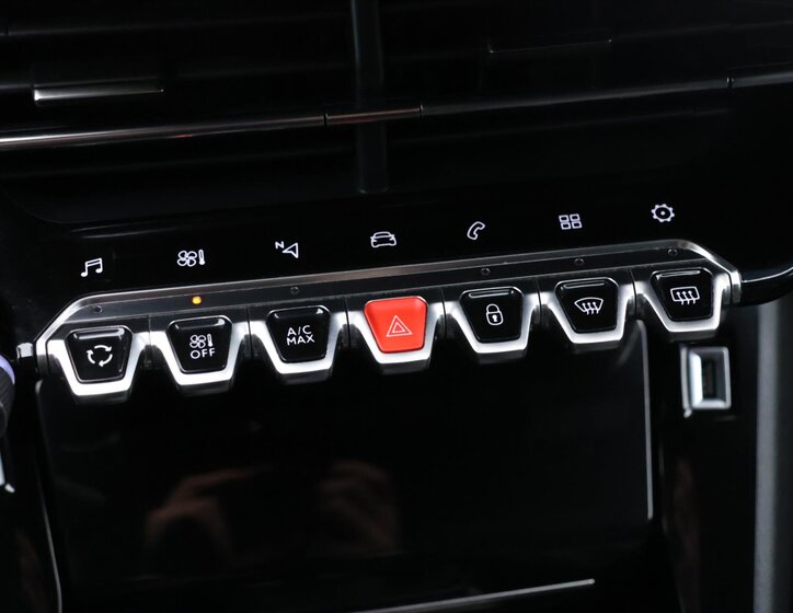 Peugeot 208 Hatchback 1,2 l 74 kw