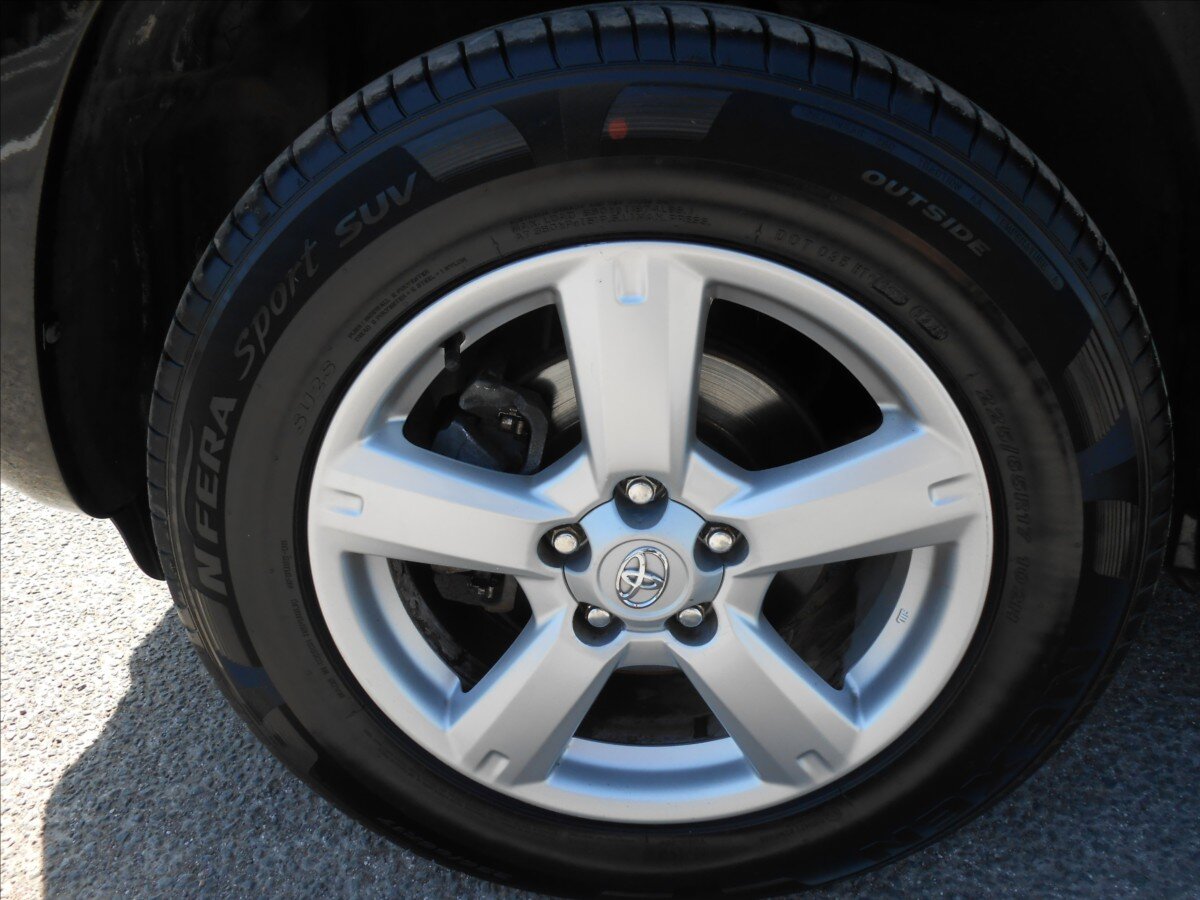 Toyota RAV4 Kombi 2,0 l 112 kw
