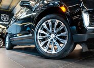 GMC Yukon SUV / Terénní 6,2 l 313 kw