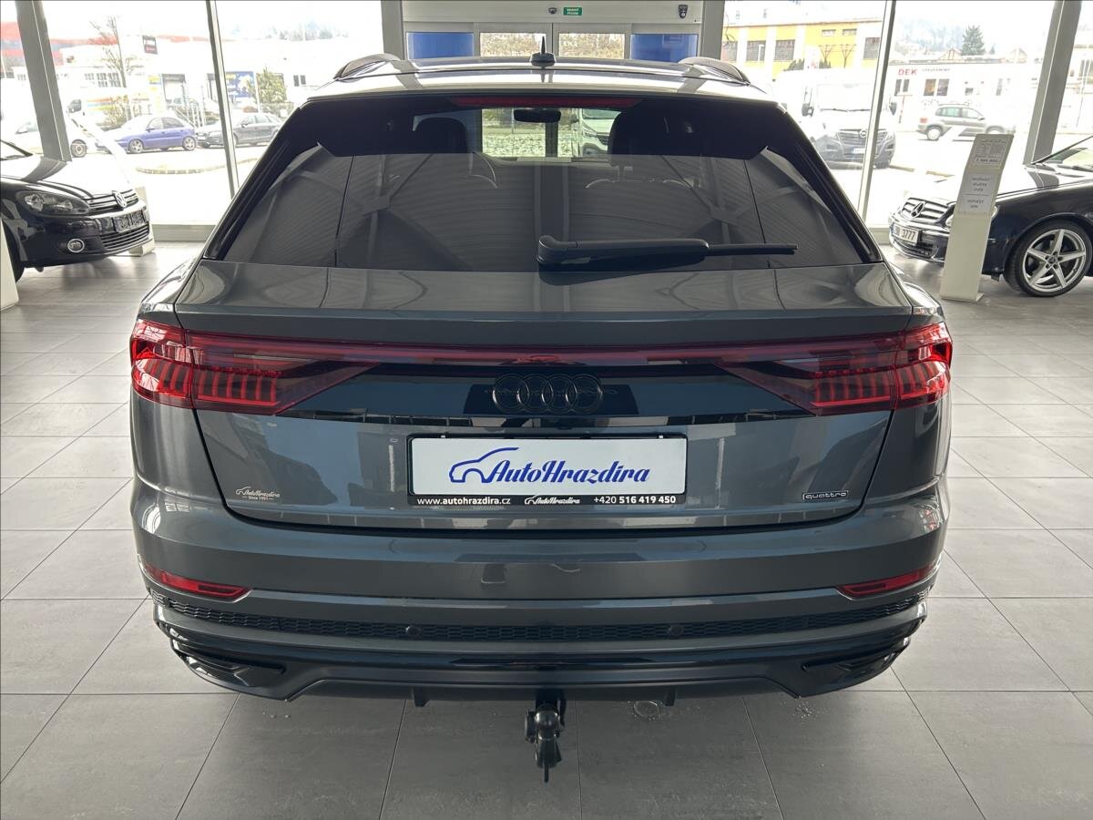 Audi Q8 SUV / Terénní 3,0 l 250 kw