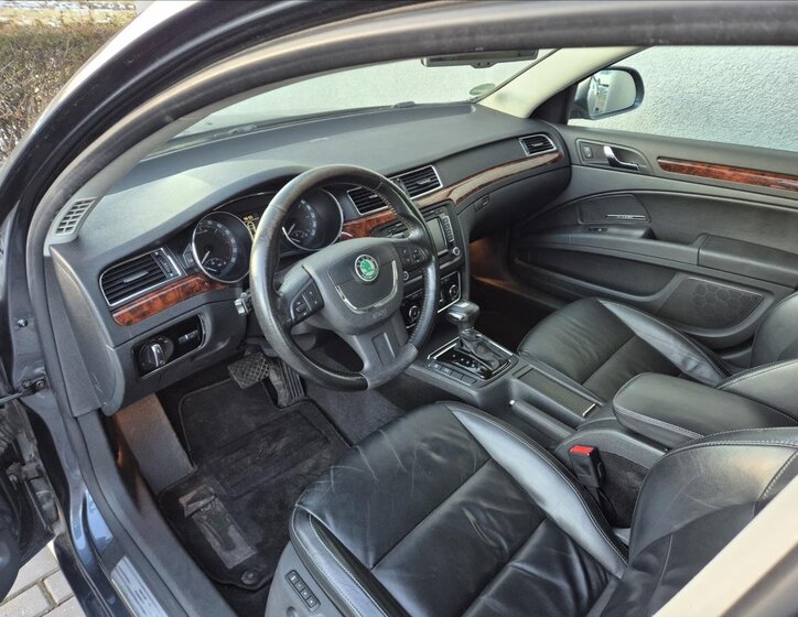 Škoda Superb Sedan / Limuzína 2,0 l 125 kw