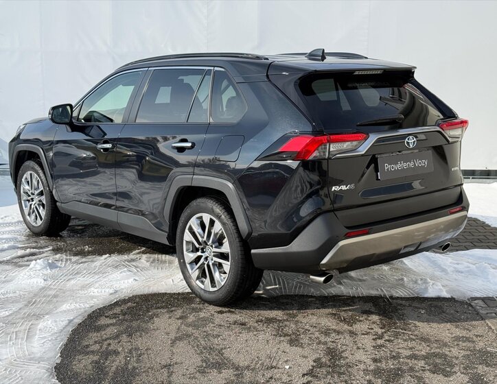 Toyota RAV4 SUV 2,5 l 131 kw