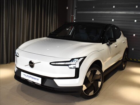 Volvo EX30 SUV / Terénní 0,0 200 kw