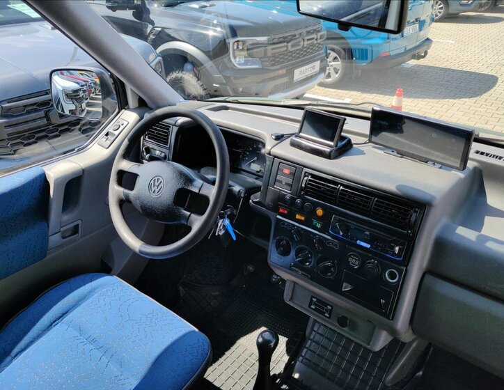 Volkswagen Transporter Kombi 2,5 l 75 kw