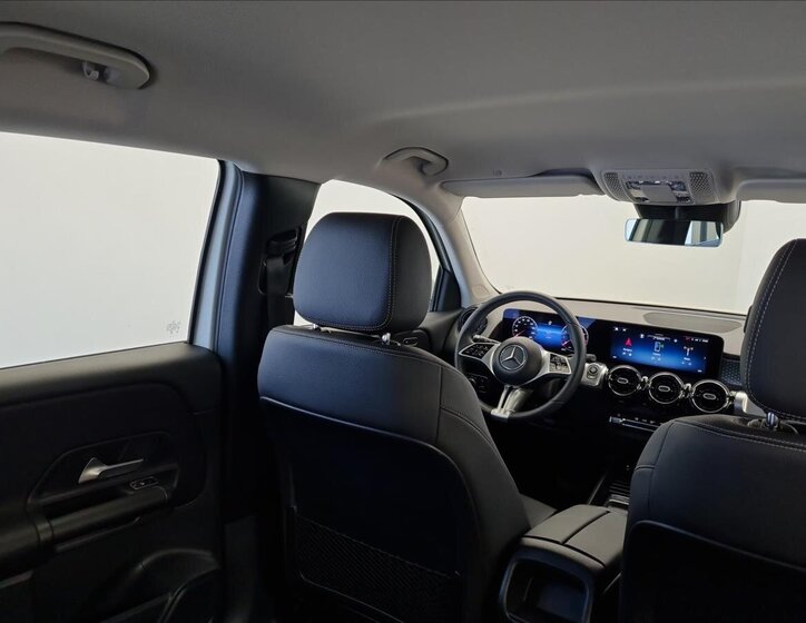 Mercedes-Benz GLB SUV / Terénní 2,0 l 140 kw