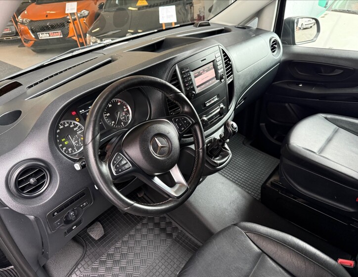Mercedes-Benz Vito 9