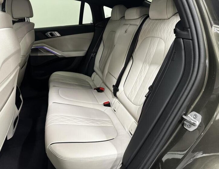 BMW X6 SUV / Terénní 3,0 l 210 kw