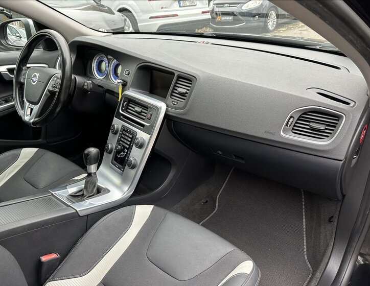 Volvo V60 Kombi 2,4 l 158 kw