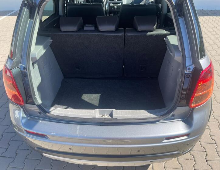 Suzuki SX4 8