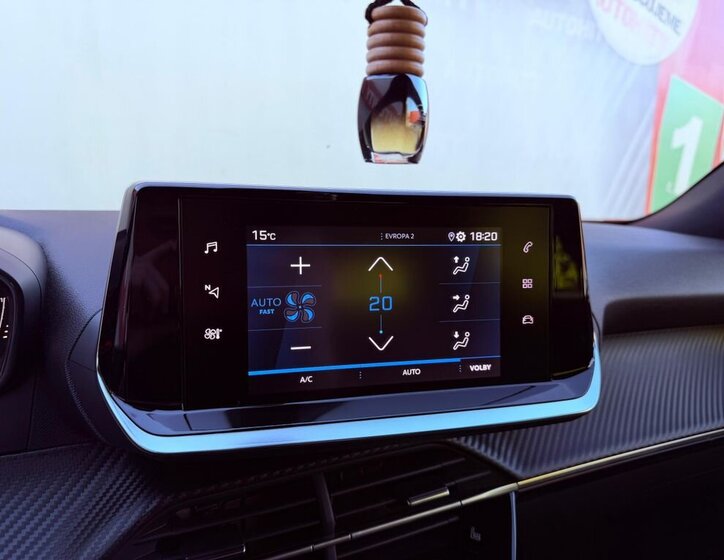 Peugeot 2008 Hatchback 1,2 l 74 kw