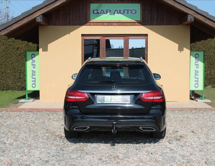 Mercedes-Benz Třídy C Kombi 2,1 l 150 kw