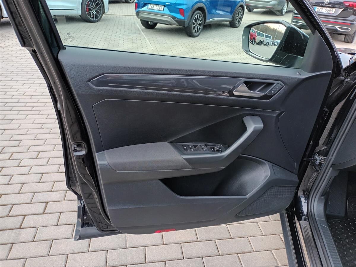 Volkswagen T-Roc SUV / Terénní 1,5 l 110 kw