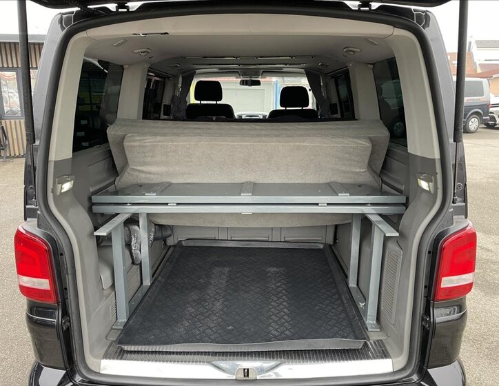 Volkswagen Multivan 36