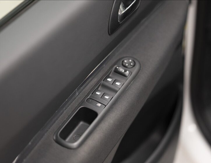 Peugeot 5008 MPV 1,6 l 88 kw