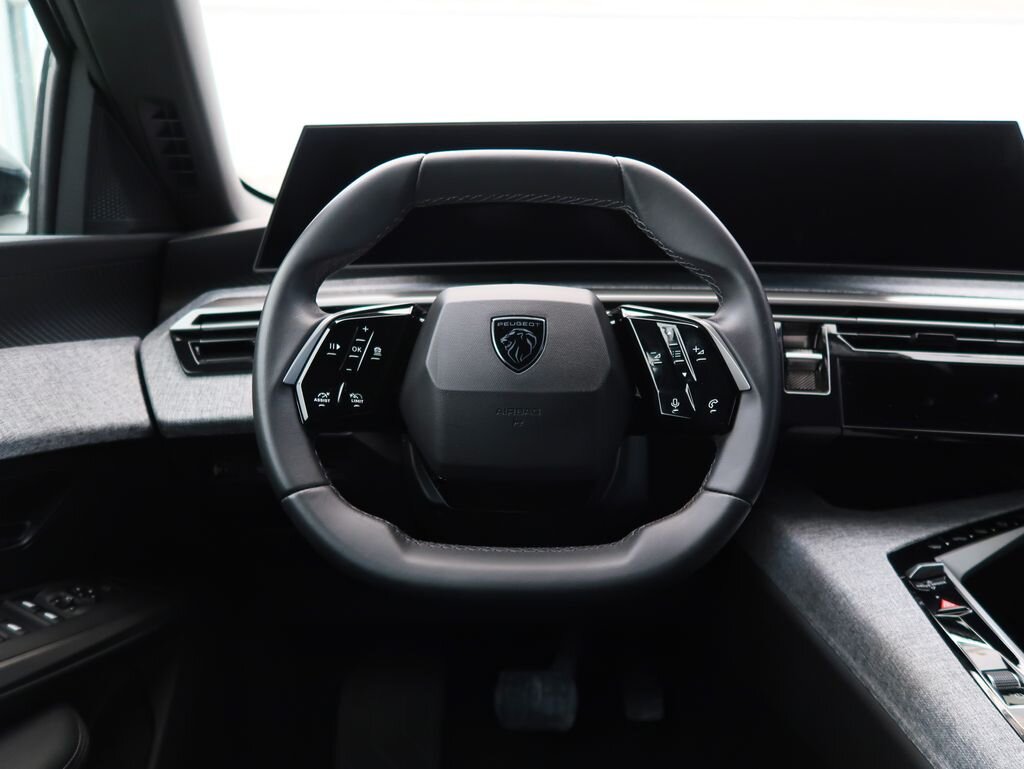 Peugeot 3008 SUV 1,2 l 100 kw