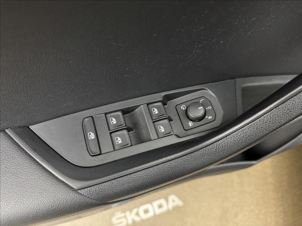 Škoda Karoq SUV 1,5 l 110 kw