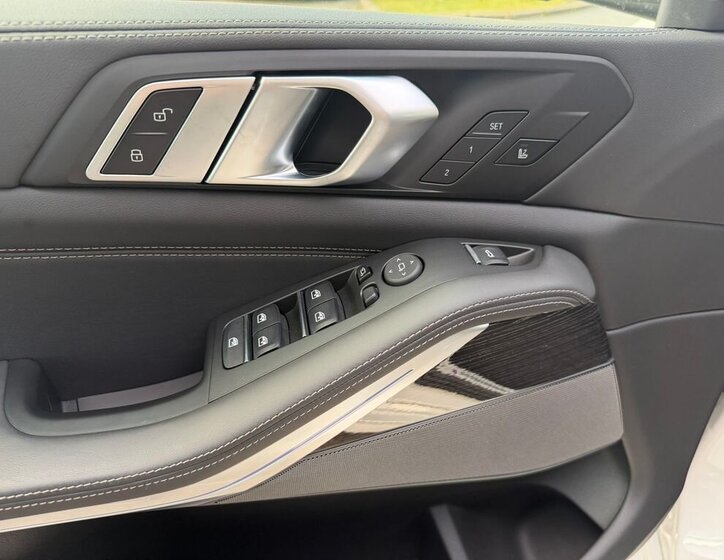 BMW X5 SUV / Terénní 3,0 l 250 kw