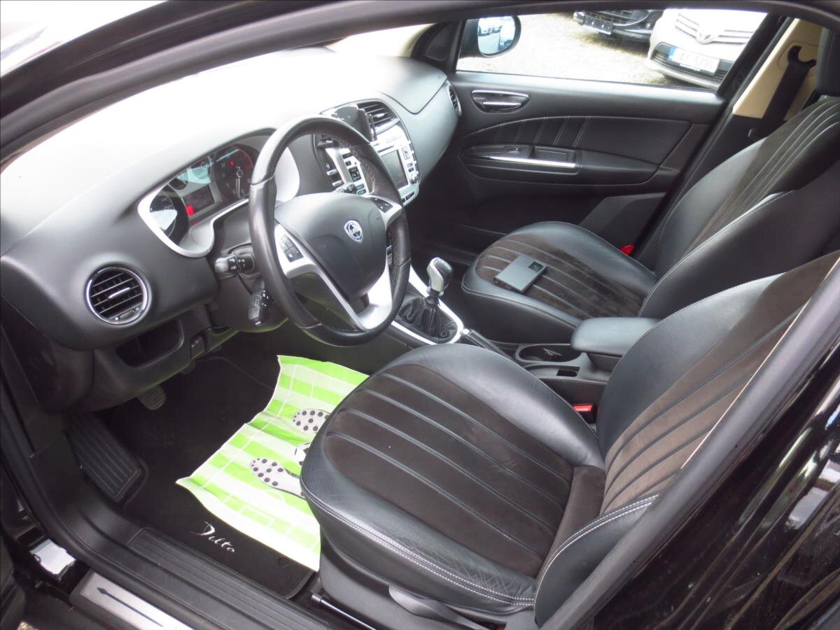 Lancia Delta Hatchback 1,4 l 88 kw