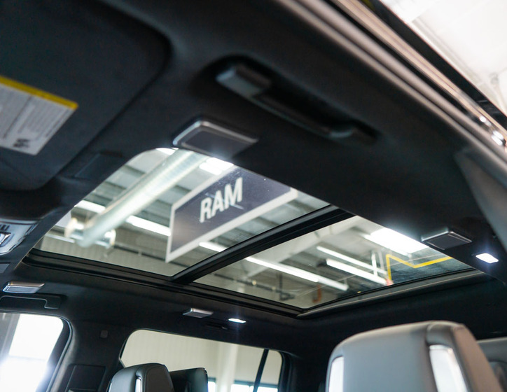 Cadillac Escalade 42