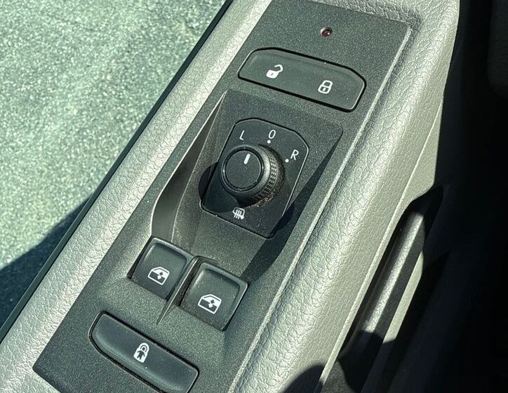 Volkswagen Caravelle 19