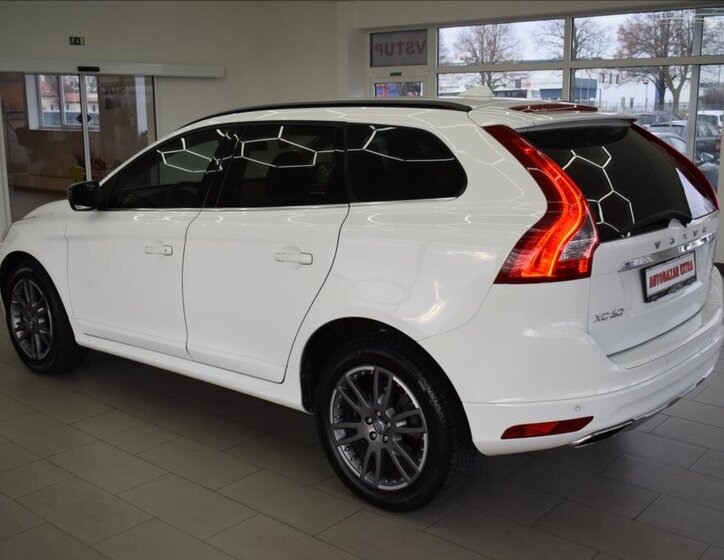 Volvo XC60 SUV 2,4 l 133 kw